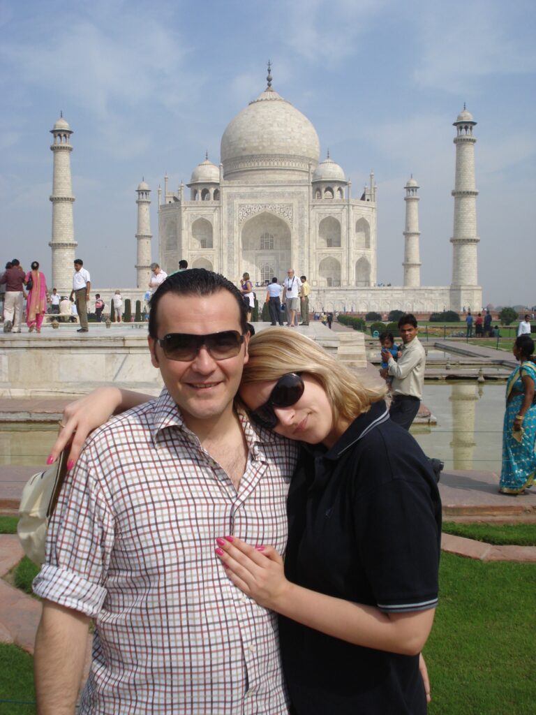 Nadiya and her husband iat the Taj Mahal in India